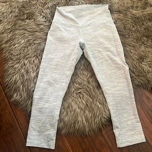 LULULEMON LEGGINGS 3/4 SZ 6